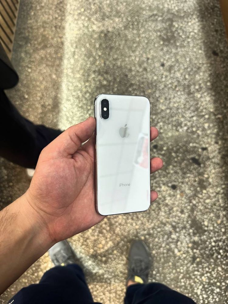 IPHONE XS sotiladi srochna