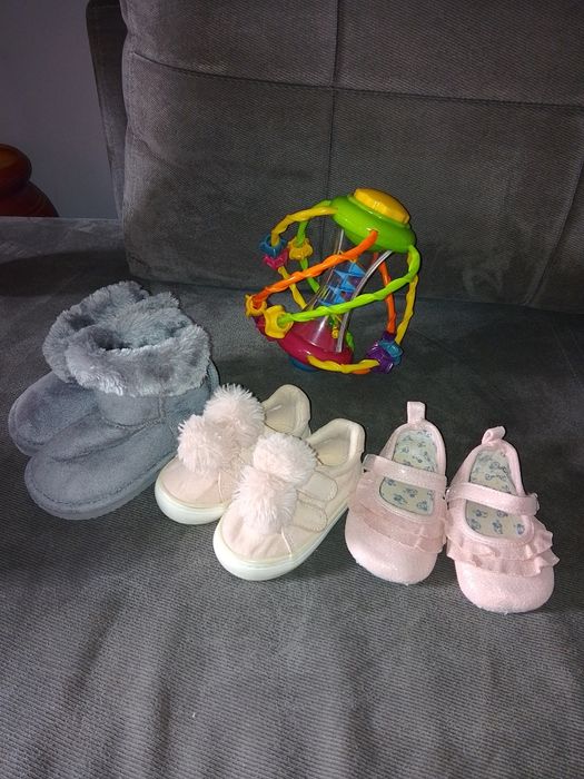 Обувки и топли ботушки за момиченце