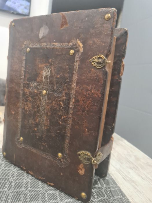 Biblie veche rară patrimoniu