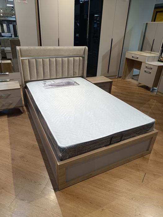 Кровать полуторка на скидке!