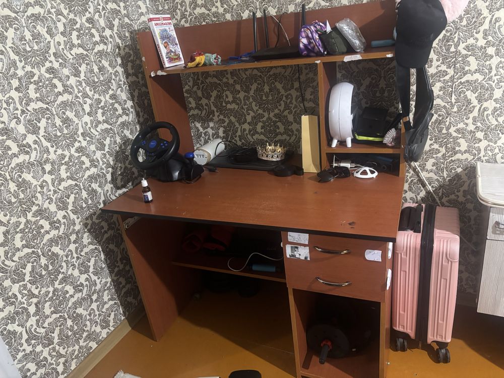 Компьютерный стол