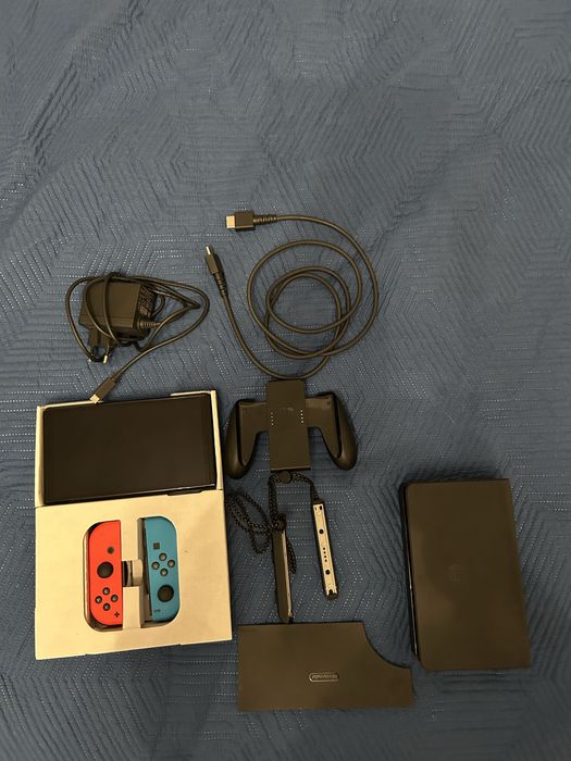 Consola Nintendo Switch OLED (Blue/ Red Joy - Con) + joystick