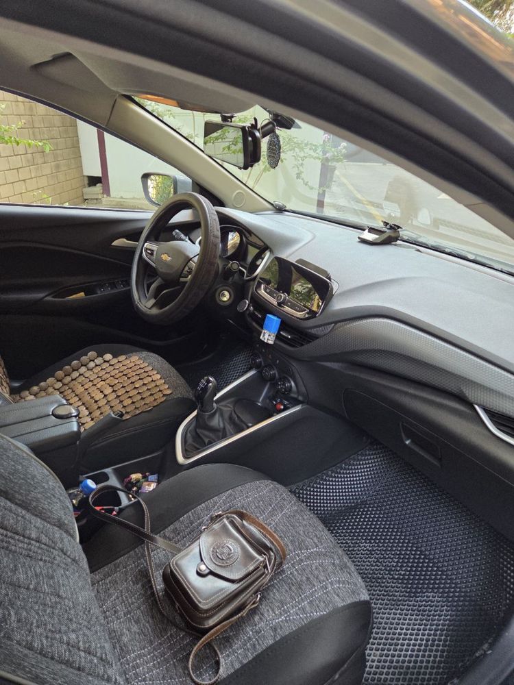 Продается Chevrolet Onix LS 2023г