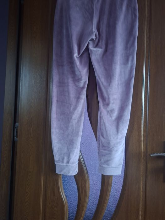 Vând Pantaloni Trening Damă Mărimea M-L Noi