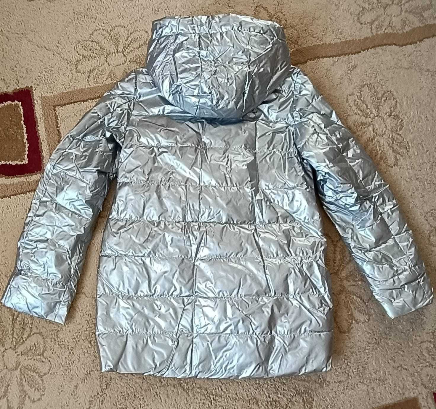Продам зимнию  и осенние куртки для девочки