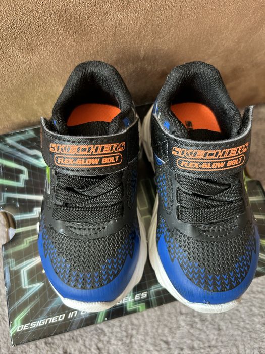 Детски светещи маратонки Skechers 21 номер