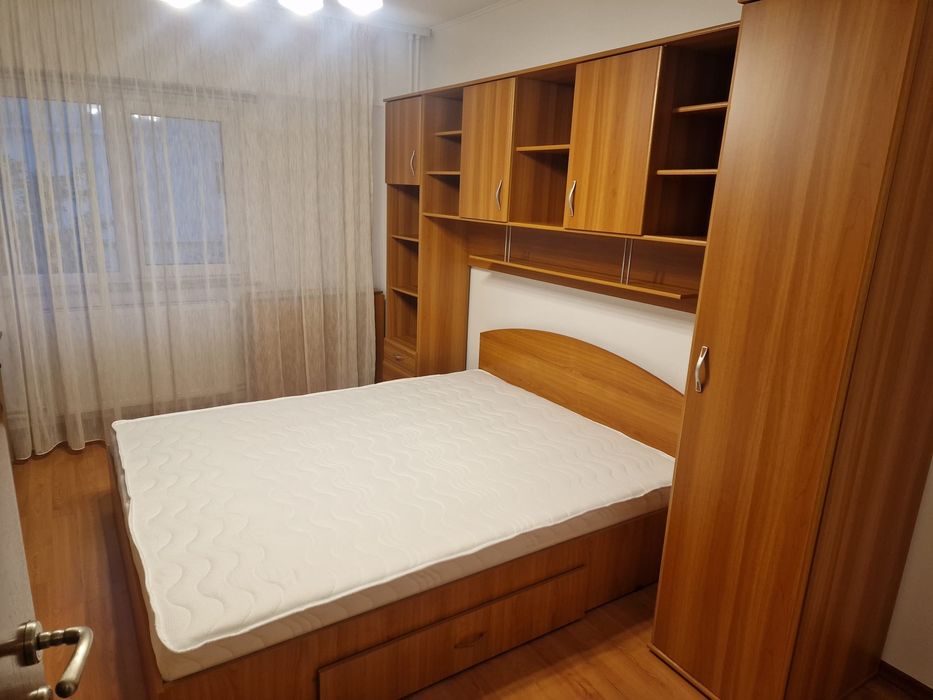 Închiriez apartament 2 camere decomandat + loc parcare zona Anda