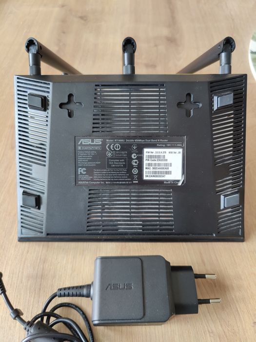 Router Asus RT-N66U N900 Gigabit 3 antene, 1 WAN + 4 LAN, 2 USB 2.0