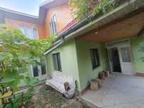 Vând casă cu 3 camere, reconstruită în 2010, pe un teren de 2000 mp