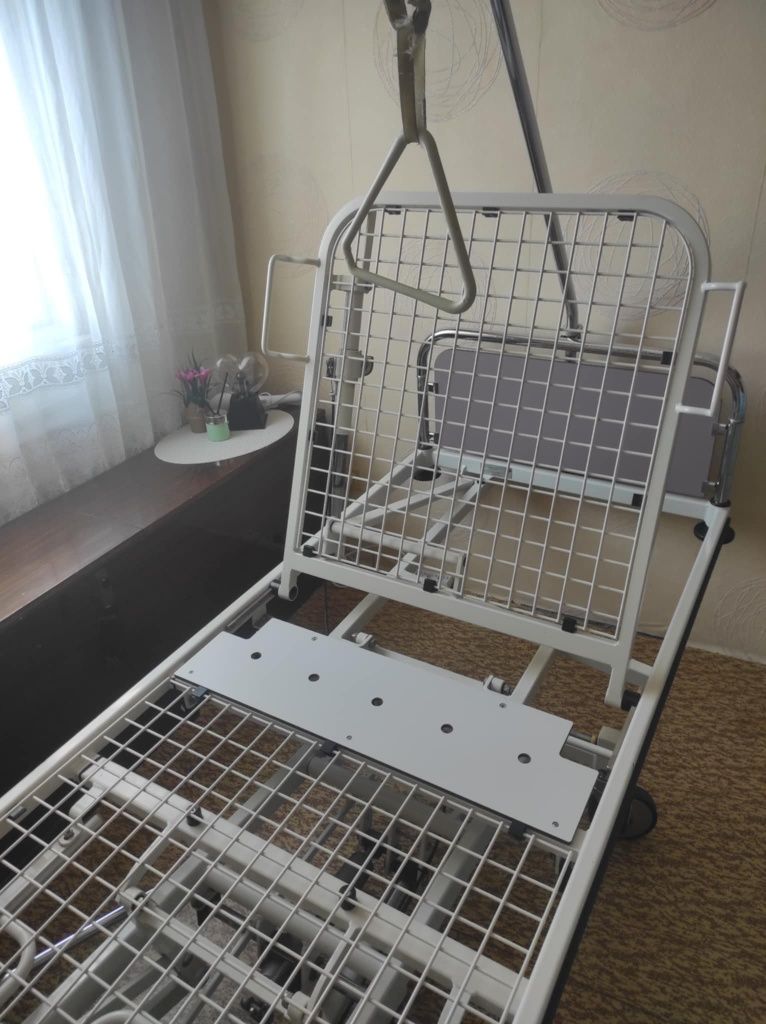 Продавам болнично легло