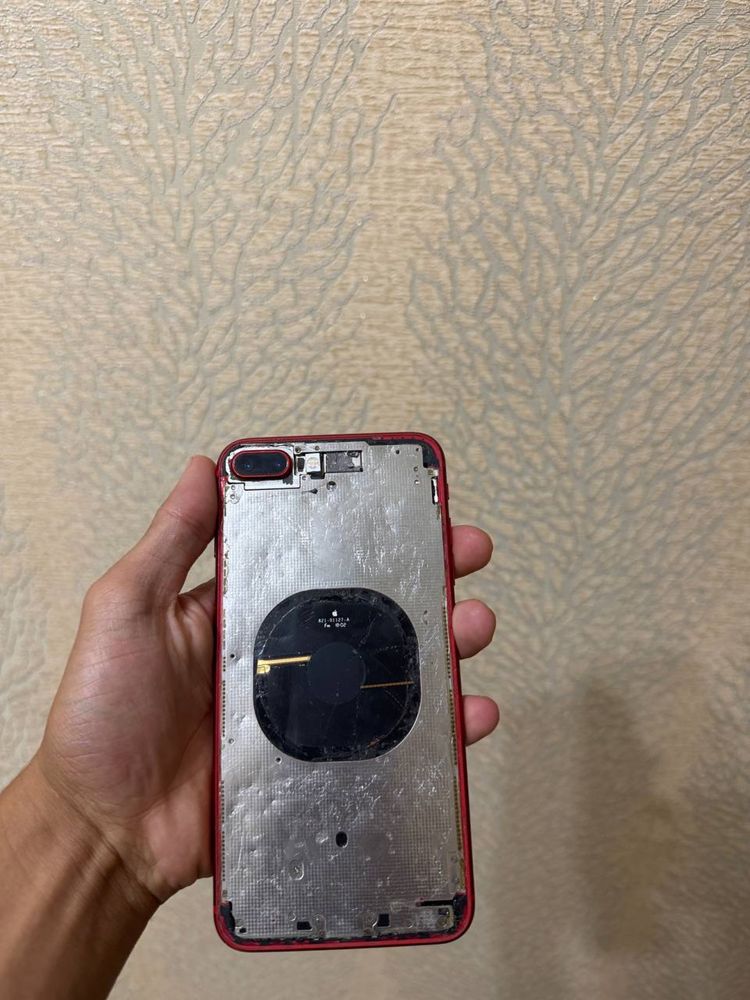 Iphone 8+  без крышки все родное