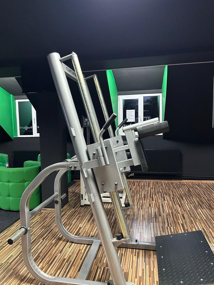 Aparat front squat Atlas