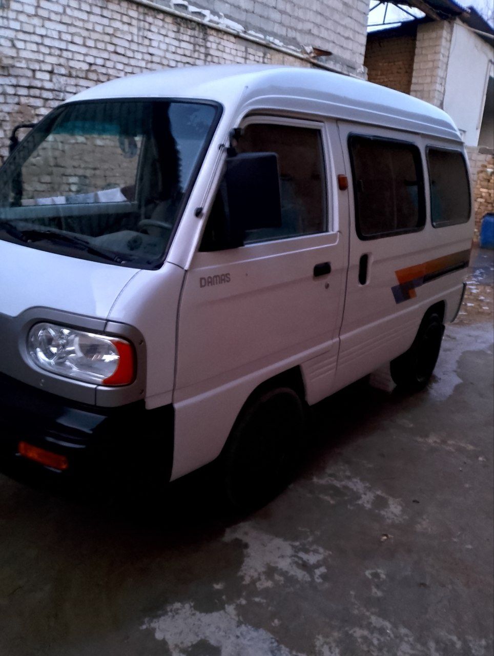Damas sotiladi yaxshi holatda
