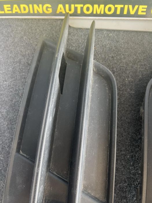 Решетка с дупка за халоген или дистроник за AUDI A6 c7 4g0807682 h