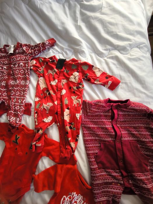 Lot haine Crăciun pentru bebeluși (mărimi 2–4 luni