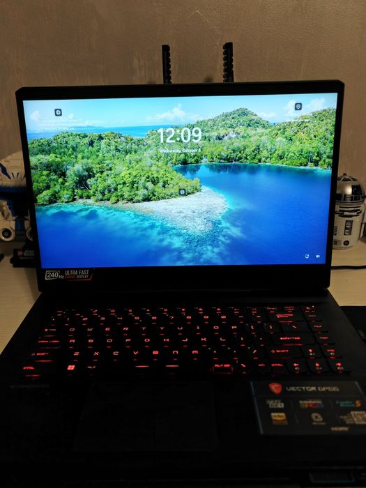 Laptop MSI Vector GP66 12UE-RTX 3060, i7-12700H,16GB RAM,Display240Hz