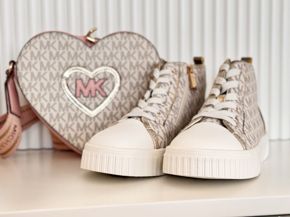 Оригинална чанта на Michael Kors
