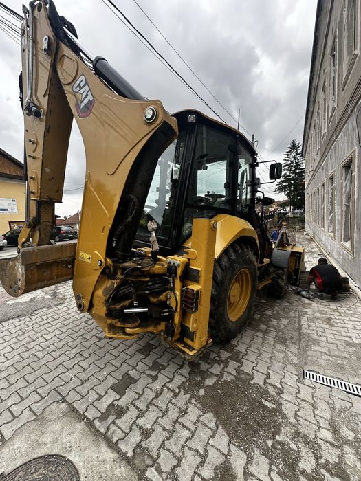 Buldoexcavator Caterpillar 432, 1900 ore, an 2023, 3 cupe, picon