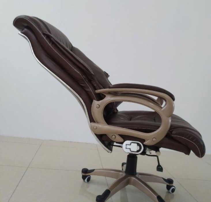 Кресло офисное кожаное в черном и коричневом цвете ПРЕМИУМ