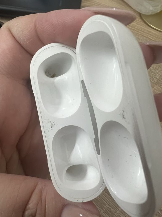 Продам кейс от наушников apple