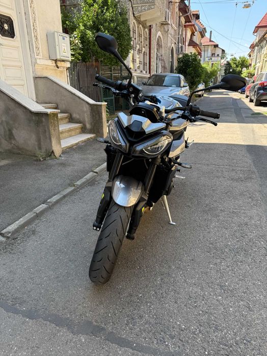 Triumph Street Triple R 765 (2023)