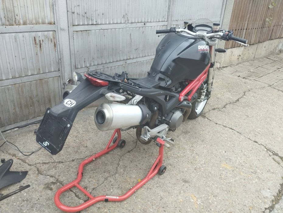 Ducati Monster на части