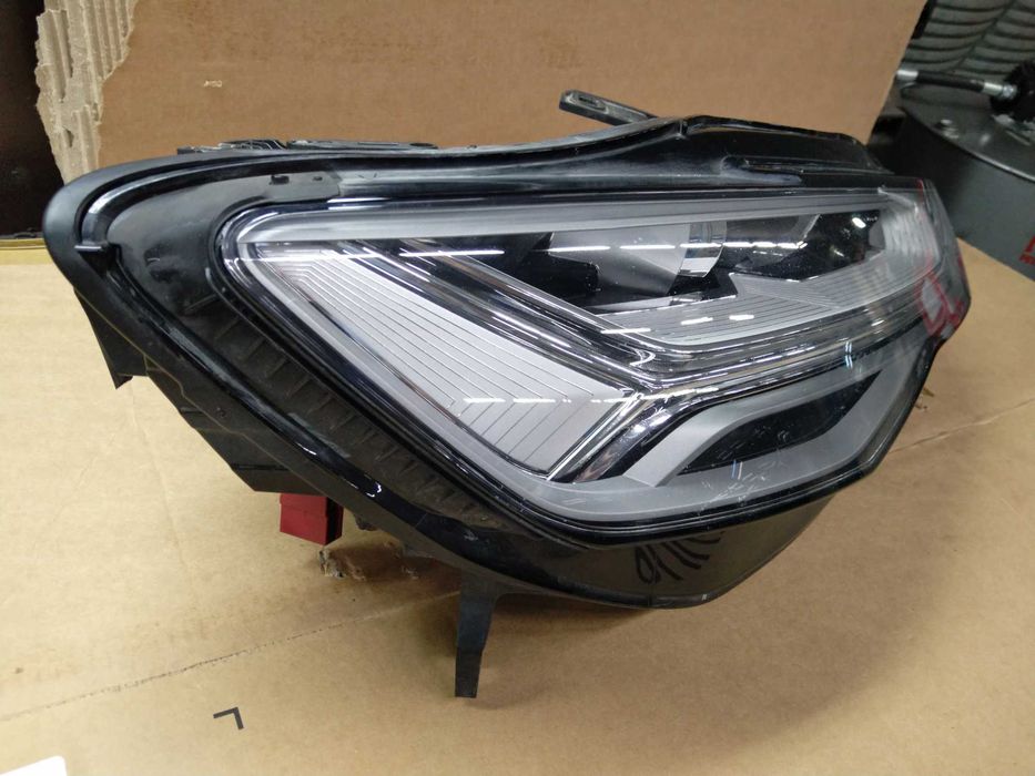 Фар десен за Audi A6 4G Facelift C7 LED