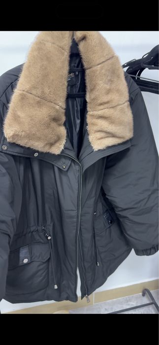 Продам теплую зимнюю куртку