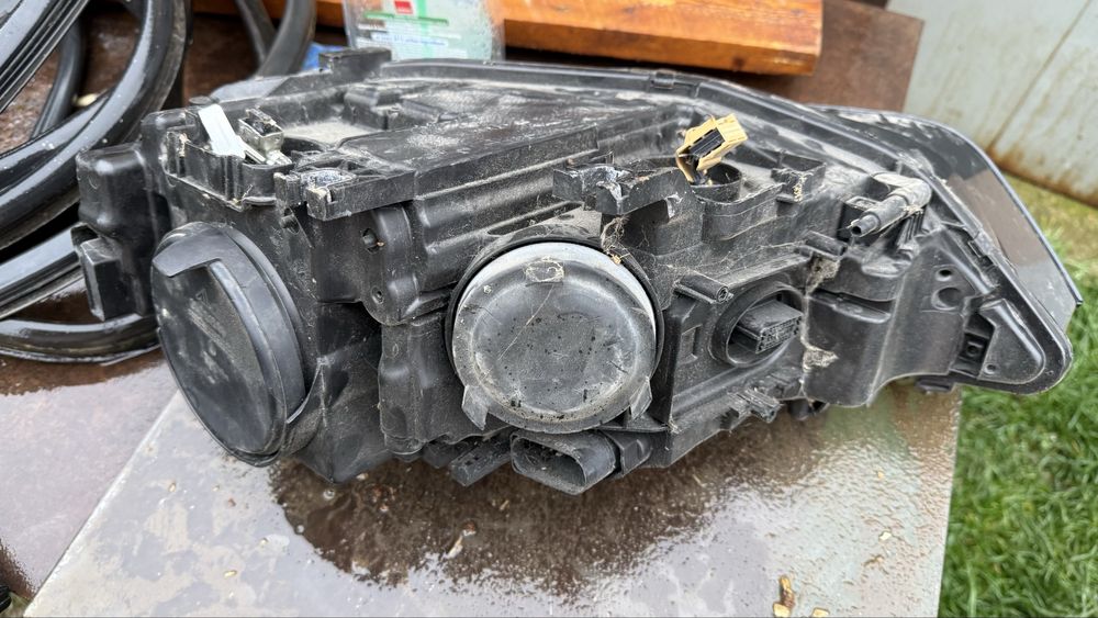 Far dreapta a4 b8 facelift b8.5 bi xenon adaptive (cu 3 calculatoare)