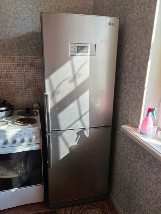 Холодильник LG ы отличном состоянии