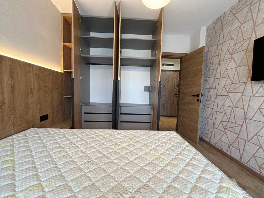 Дава се под наем Двустаен апартамент в Пловдив, Център - 75 кв.м за 510 € - Снимка #4