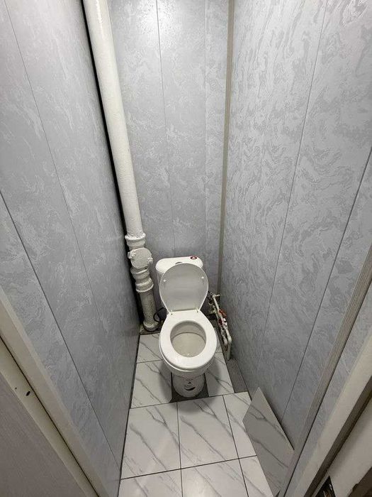 ПРОДАЕТСЯ 3/5/5
Чиланзарский_район
Ор.р: Фархадский перекресток