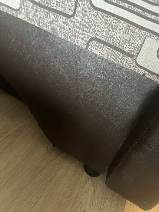 Vând 2 canapele extensibile