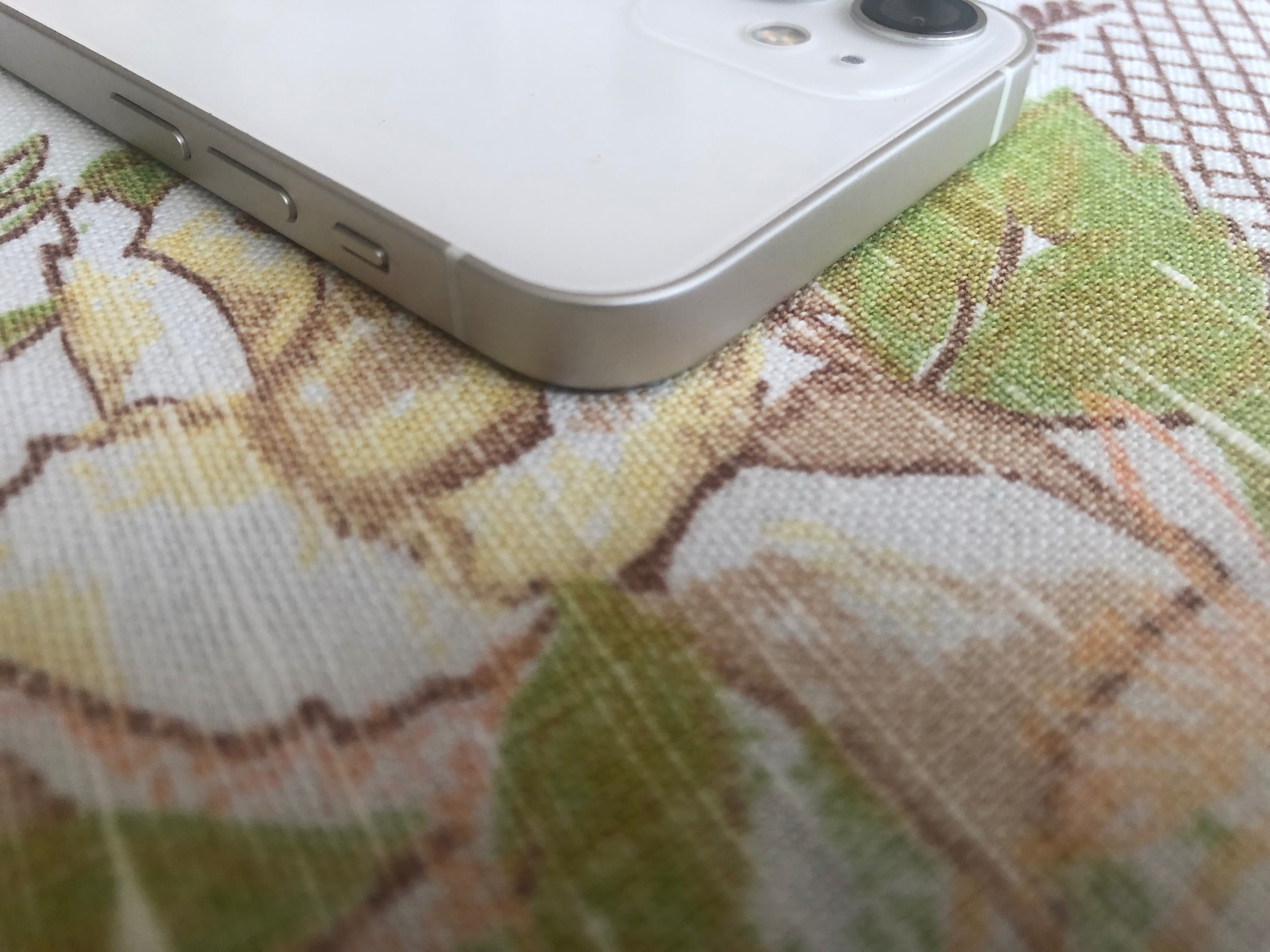 iPhone 12 mini 64GB бял