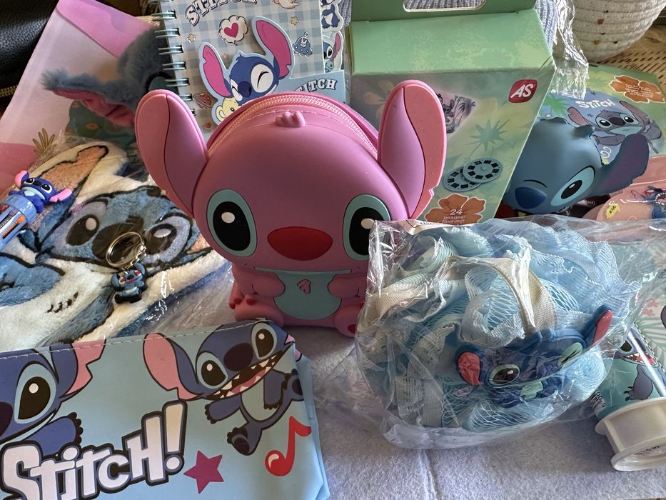 Детски подаръчен комплект „Стич“ – 15 артикула за 55 лв!