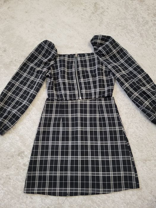 Продам новые  платья для девушек