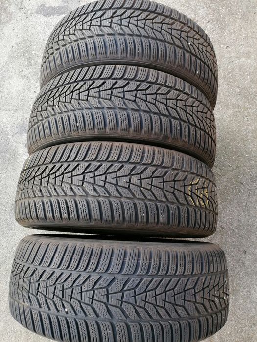 Vând 4 anvelope iarnă hankook 225.55.18
