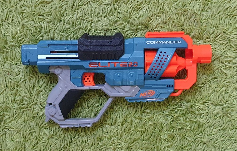 Различни Nerf пистолети