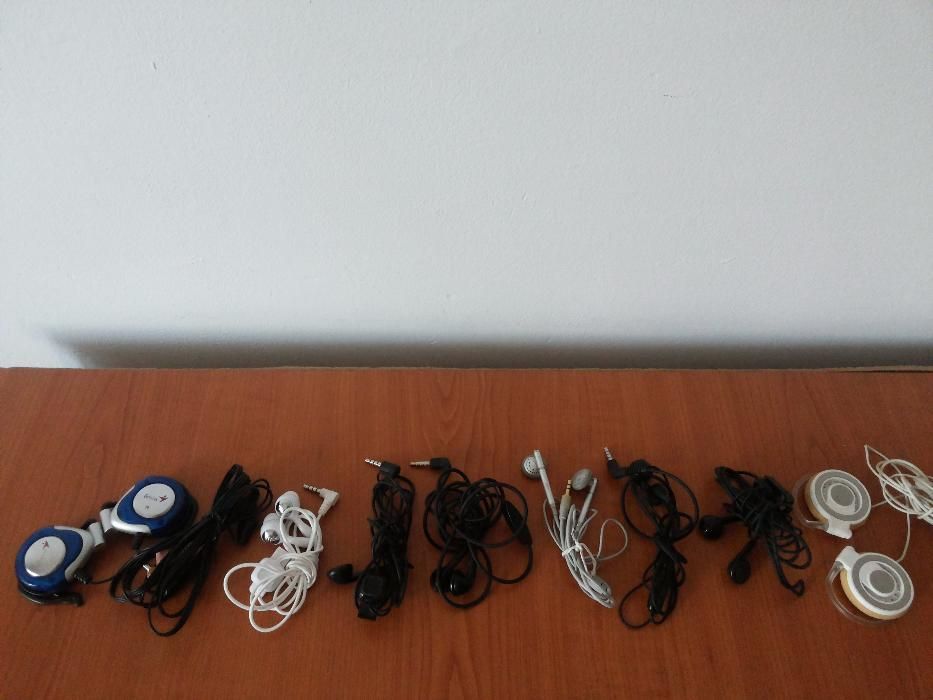 12 casti audio originale,acumulatori,mouse wireless