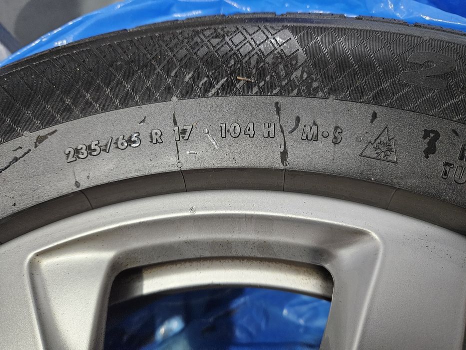 Cauciucuri de Iarnă 235 65 R 17 marca Paxaro