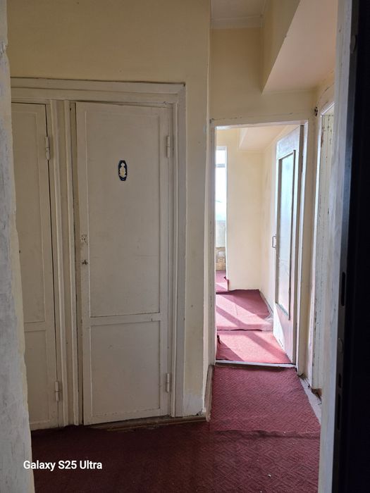 Асакада милий банк йонида 1дом 2 хона газ сув  свети зур иссик