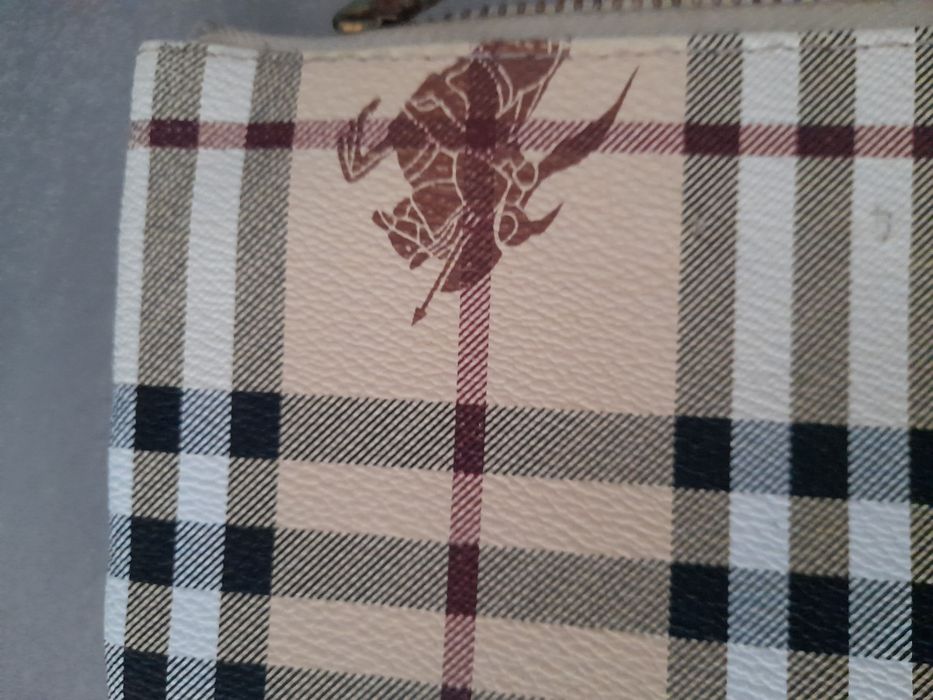 Portofel Burberry pentru damă
