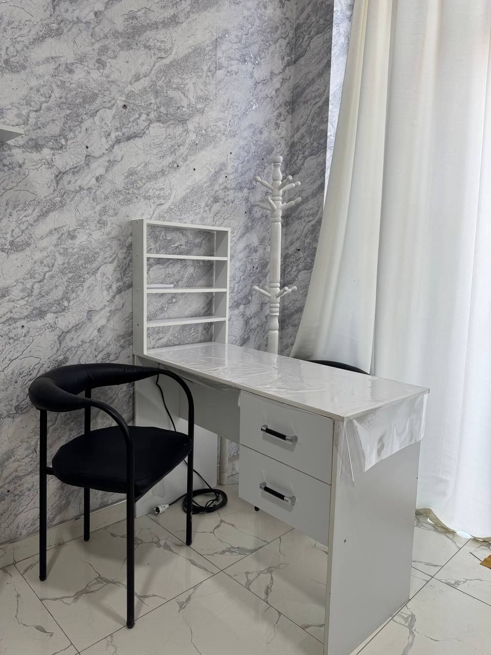 Salon jihozlari srochna sotiladi