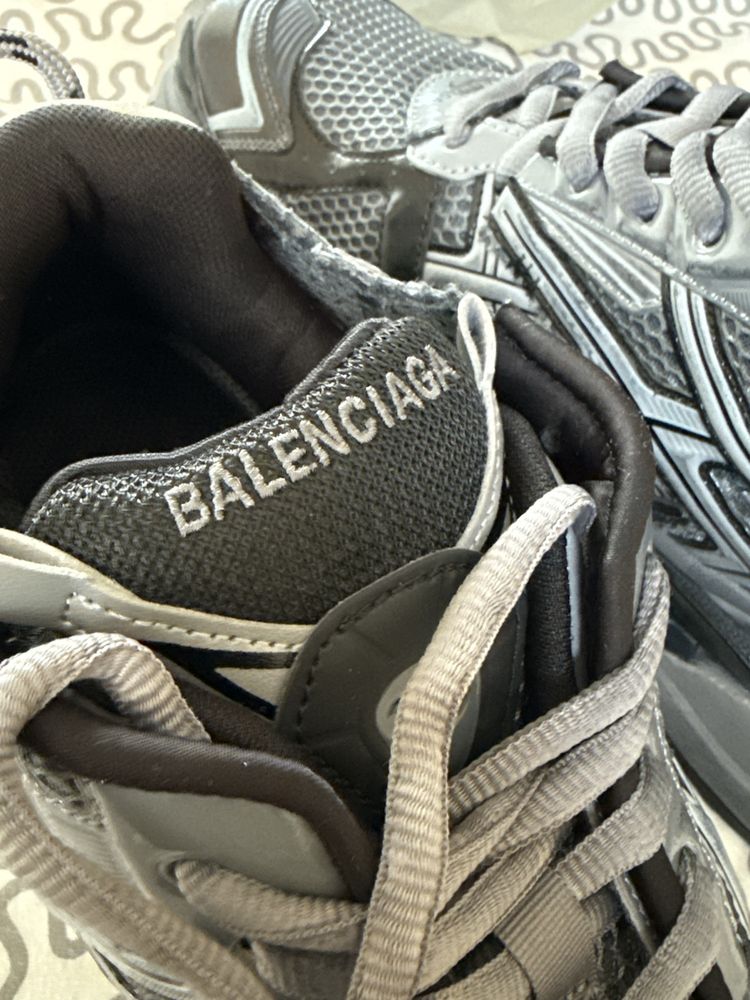Balenciaga Runner Grey n Black