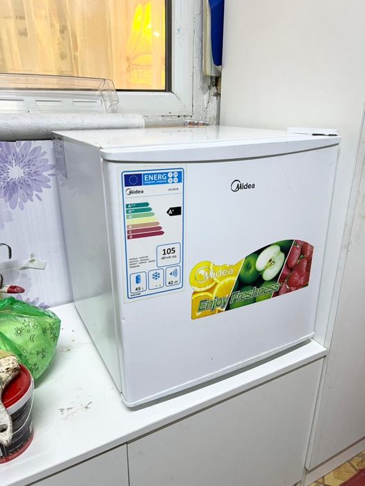 Продам мини холодильник