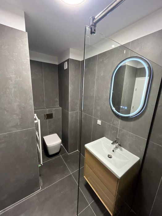 Vand apartament 2 camere str. Eroilor