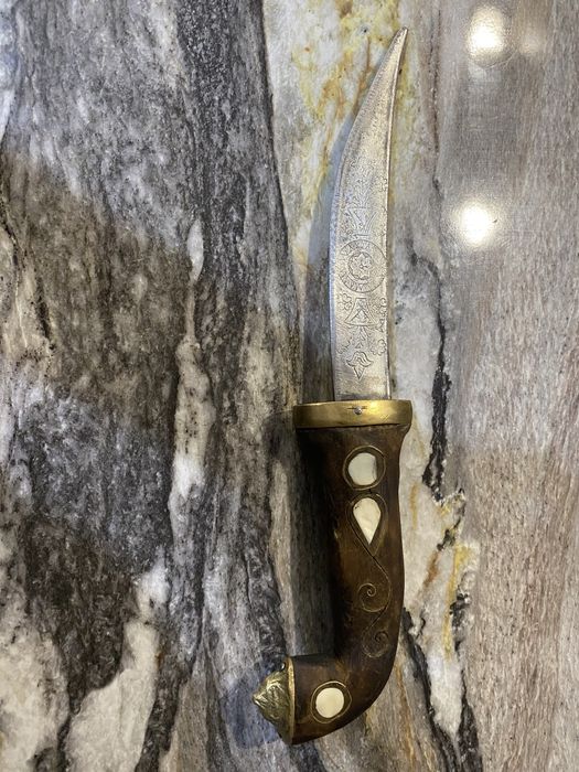 Стар гравиран нож КОЛЕКЦИОНЕРСКИ
