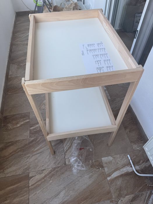Masa de infasat ikea + suport din spuma pentru schimbat