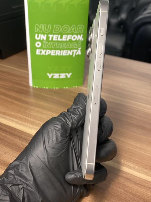 iPhone 16 Pro Max • 256 GB • Natural Titanium