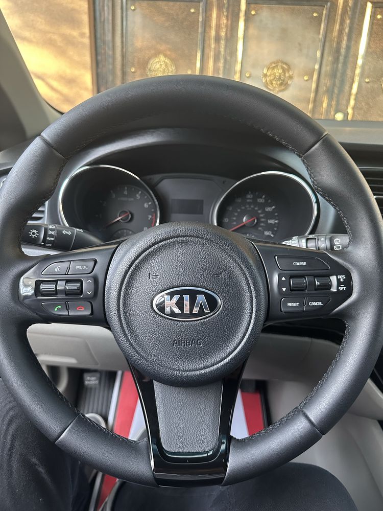 Kia Sedona (CARNIVAL)